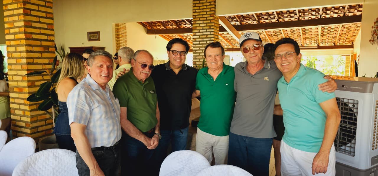 Esquerda para direita: Desembargador Edilson Cerdoso , ex-governador Freitas Neto, advogado Marcelo Feitosa, Estenio Campelo, Pompílio e secretário Zé Santana